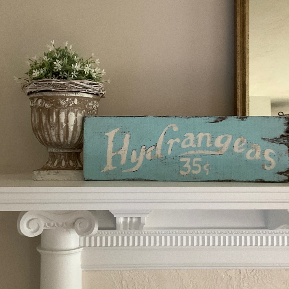 Rustic Blue Hydrangeas Sign Decor - Picture 3 of 7